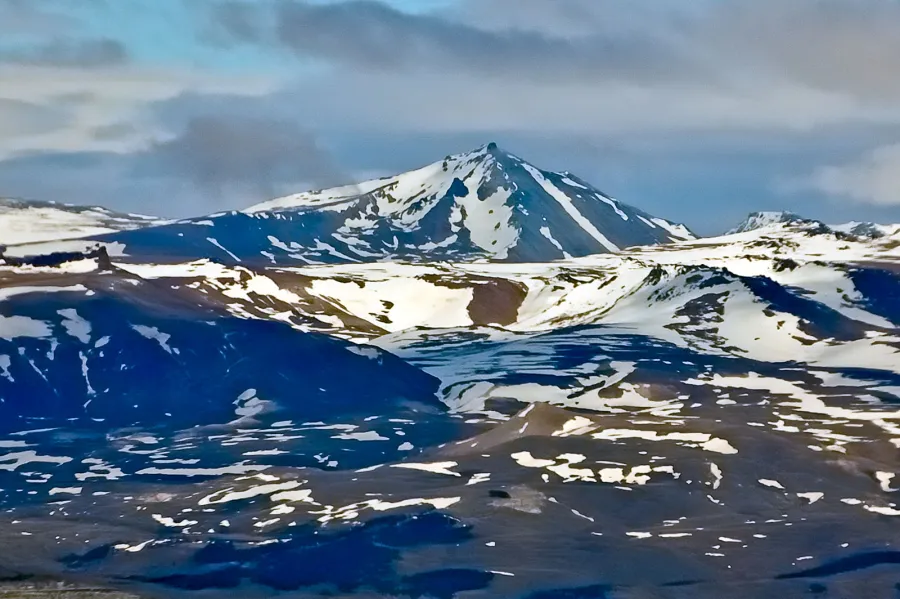Volcán Macá visto de este a oeste en panorama de la Región de Aysén, Chile.